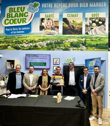 photo de groupe bleu blanc coeur