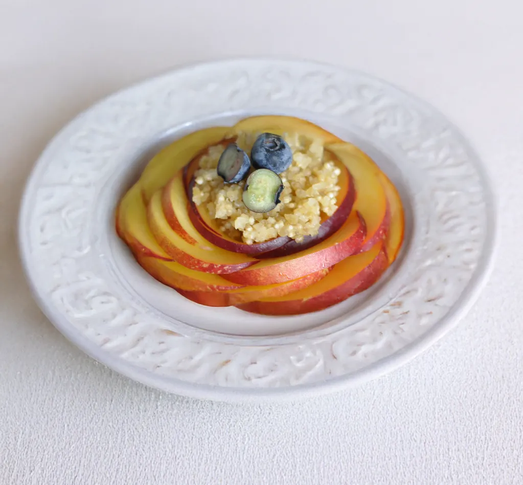 Recette de carpaccio de fruits d'été, sablé de boulgour 