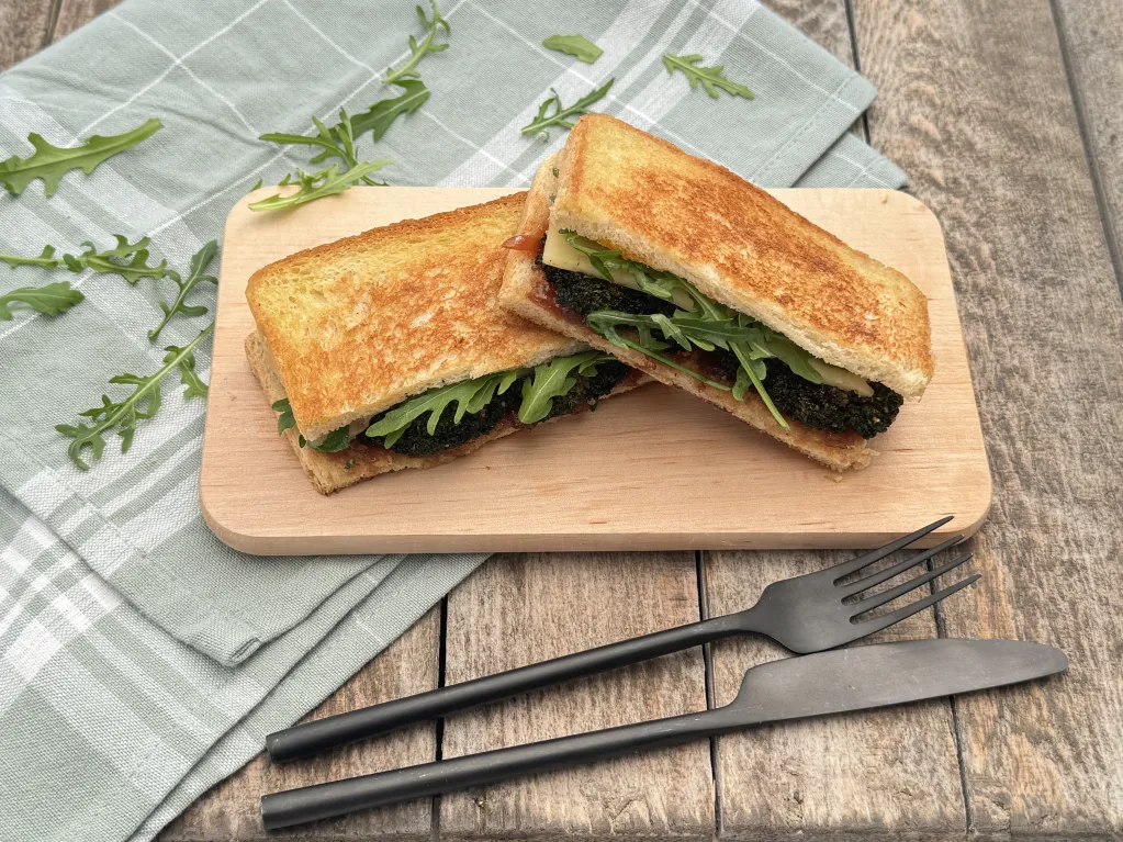 GRILLED CHEESE BROCOLIS CONFITS CANTAL 