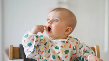 Bébé qui mange